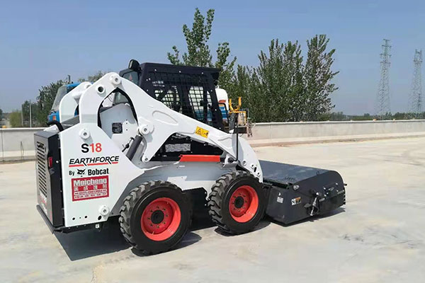 壓路機(jī)與傳統(tǒng)光面壓路機(jī)相比有什么優(yōu)勢(shì)？